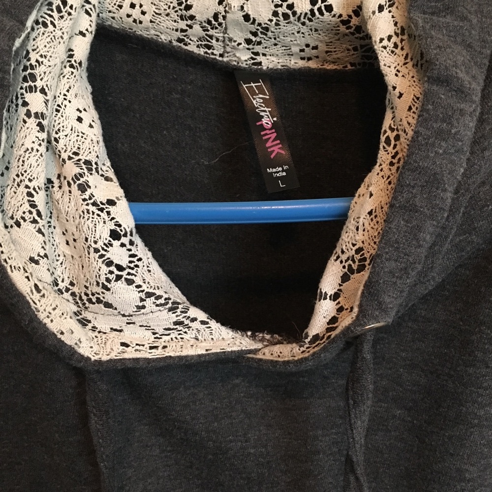 Sleeveless hoody